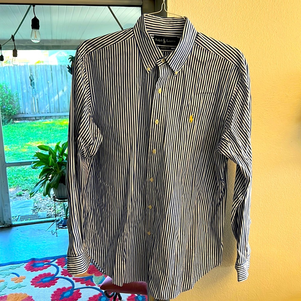 Ralph Lauren L/S blue striped dress shirt. Classic fit. Large. Button collars.